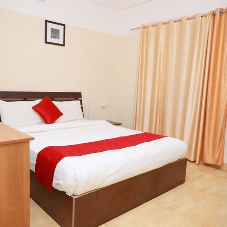 Hotel Tayas Trippapur Esterno foto