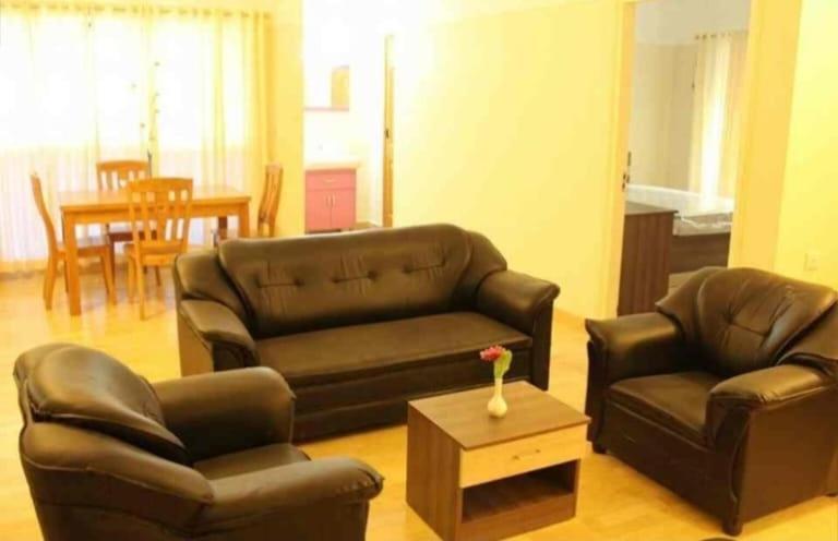 Hotel Tayas Trippapur Esterno foto