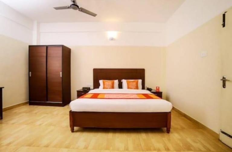 Hotel Tayas Trippapur Esterno foto