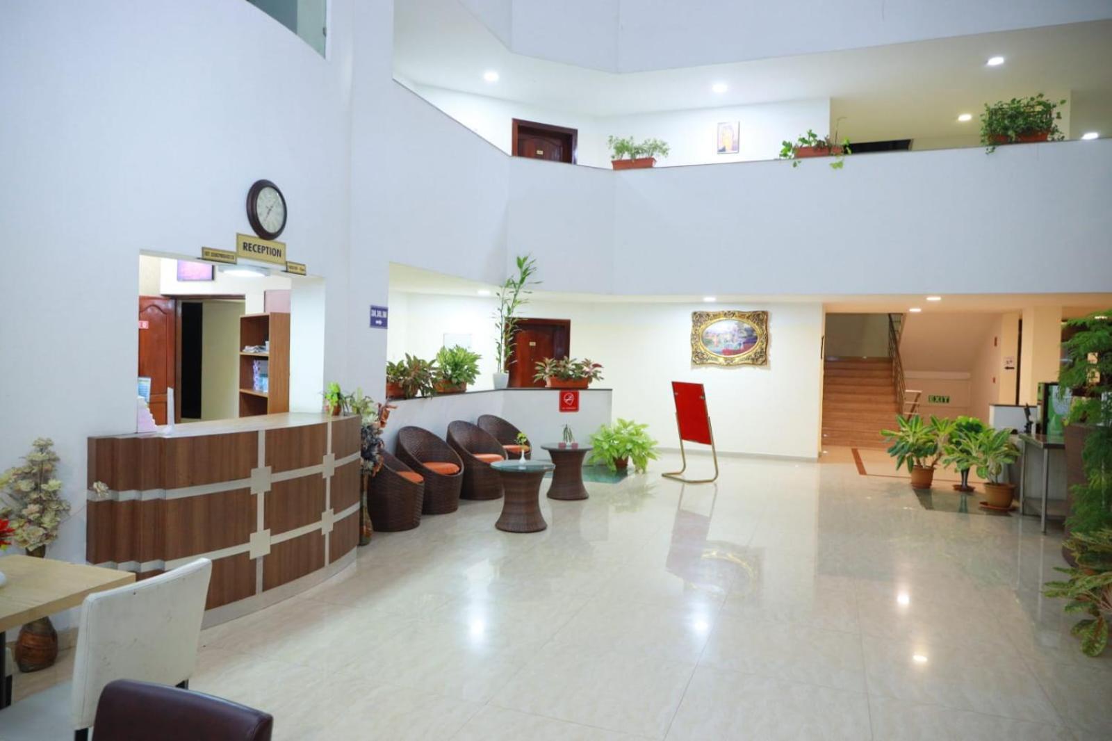 Hotel Tayas Trippapur Esterno foto