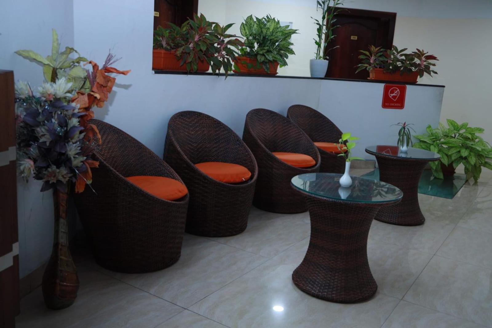 Hotel Tayas Trippapur Esterno foto