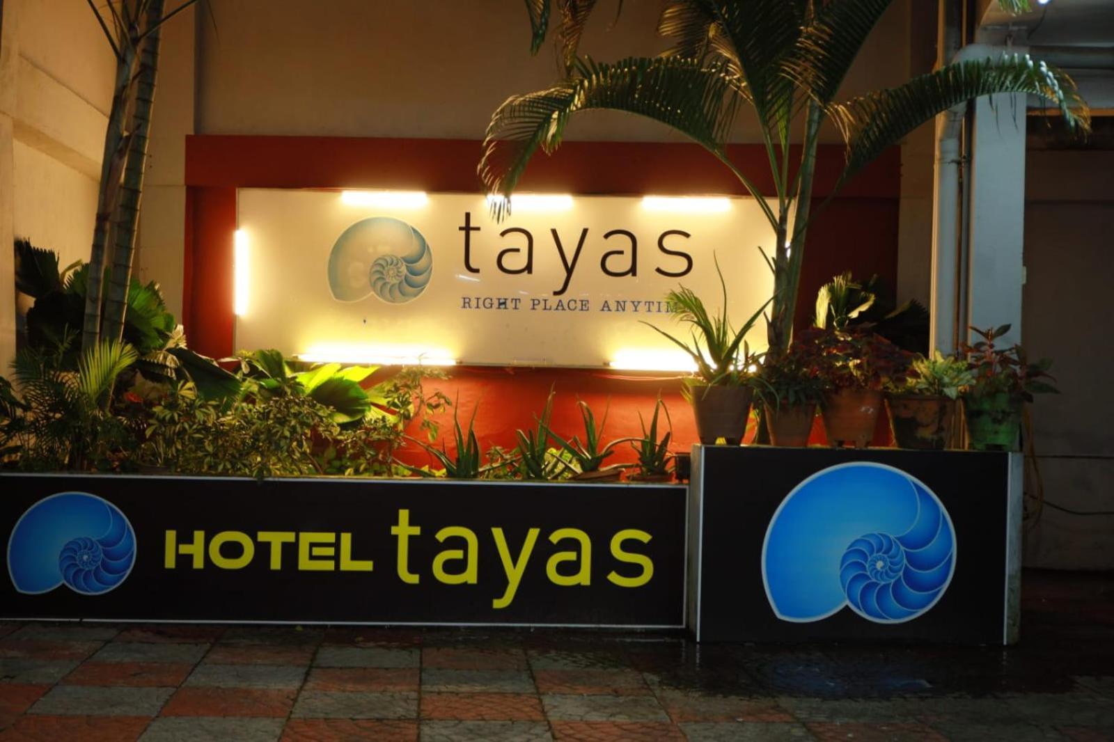 Hotel Tayas Trippapur Esterno foto