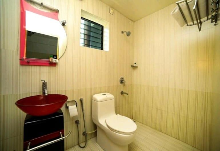 Hotel Tayas Trippapur Esterno foto