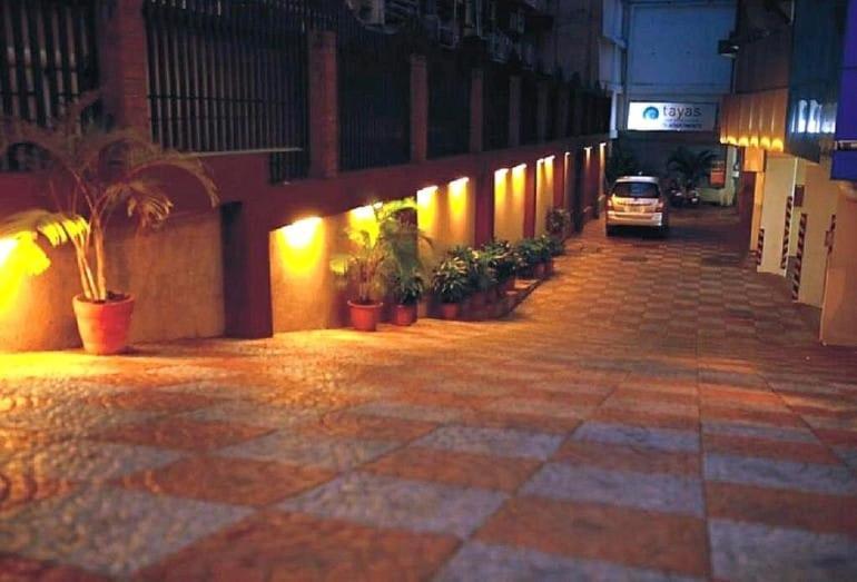 Hotel Tayas Trippapur Esterno foto